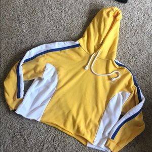 Levi’s cropped sweatshirt